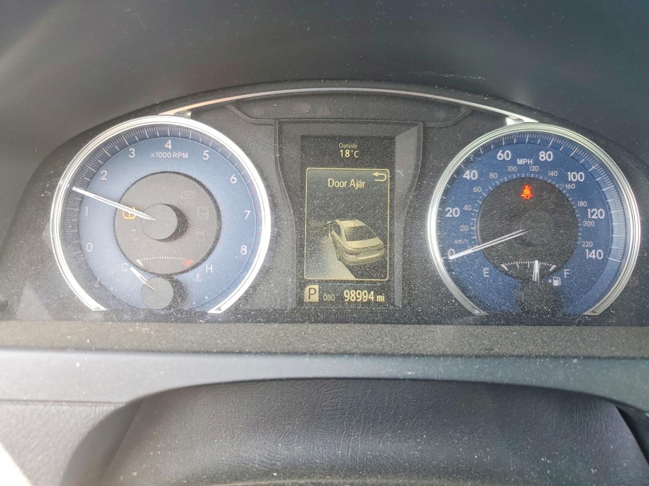 2016 TOYOTA CAMRY LE photo 9