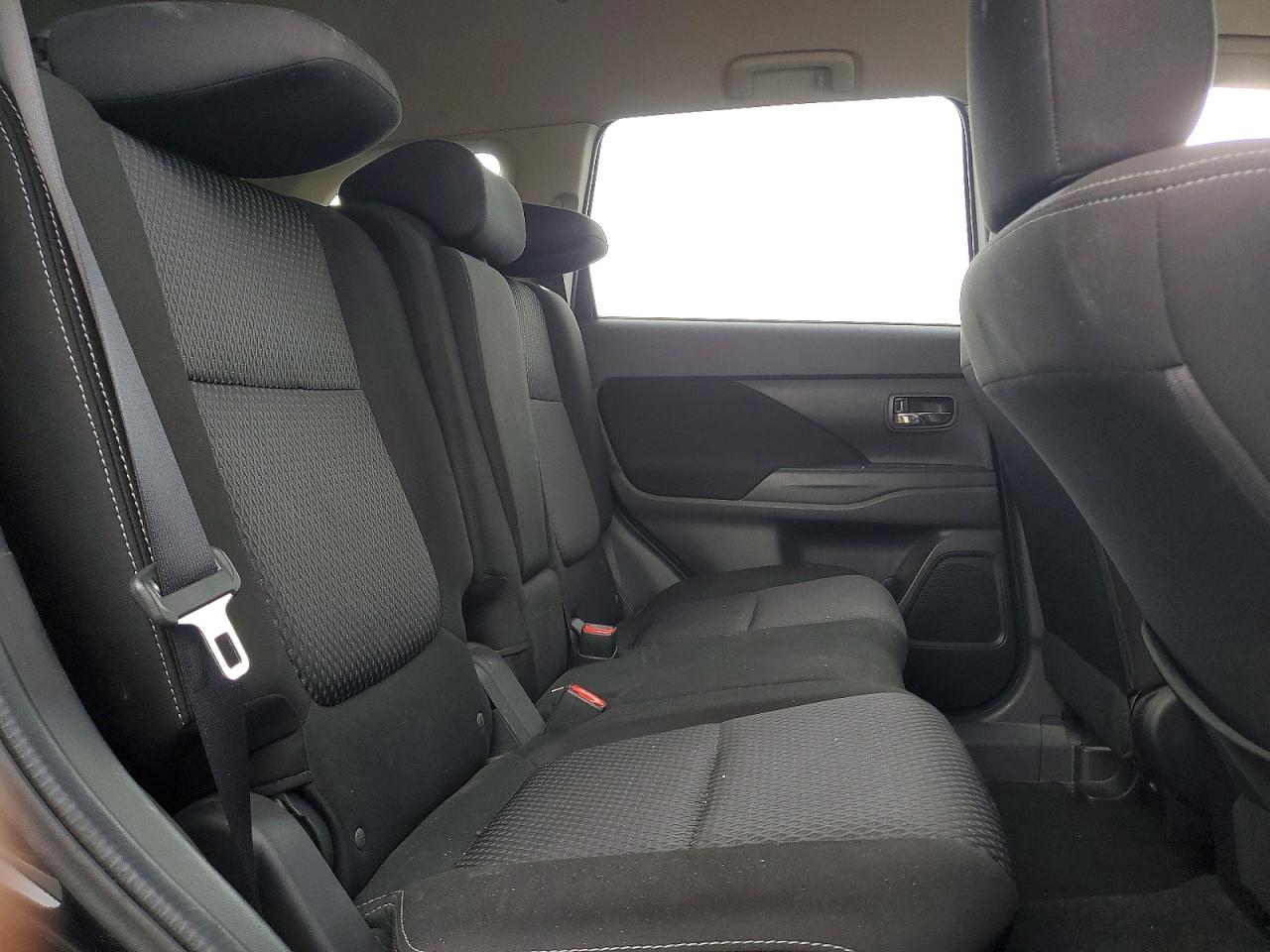2018 MITSUBISHI OUTLANDER SE photo 21