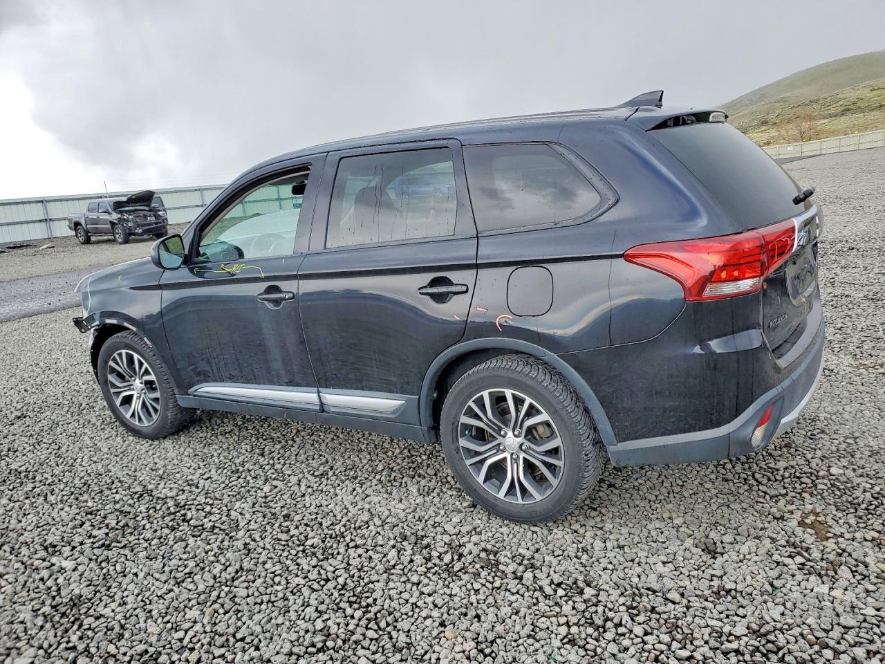 2018 MITSUBISHI OUTLANDER SE photo 3