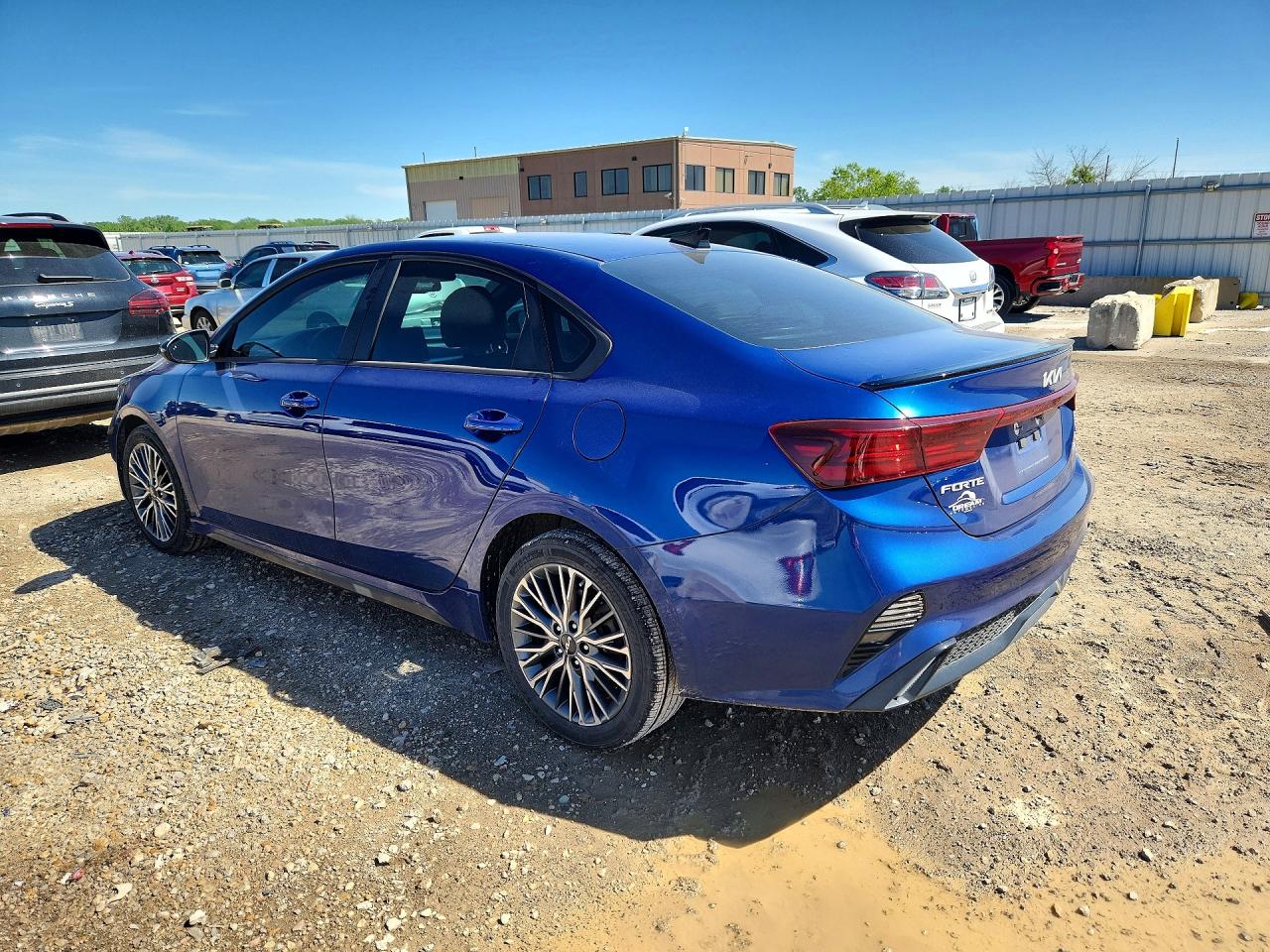 2024 KIA FORTE GT LINE photo 3