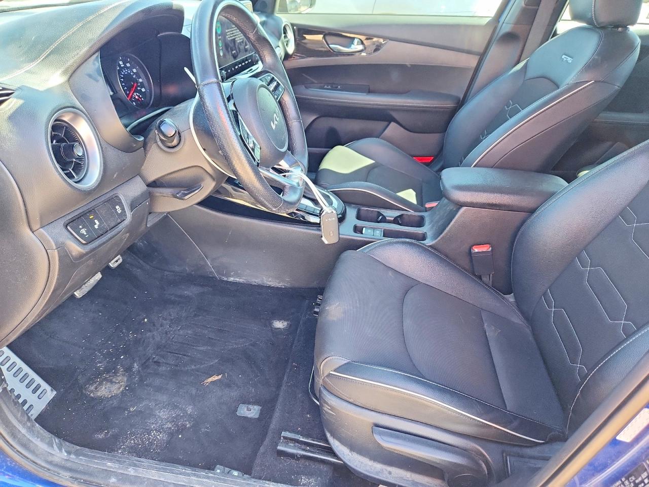 2024 KIA FORTE GT LINE photo 13