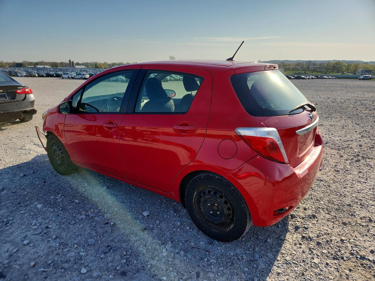 2012 TOYOTA YARIS 5-DOOR L photo 2