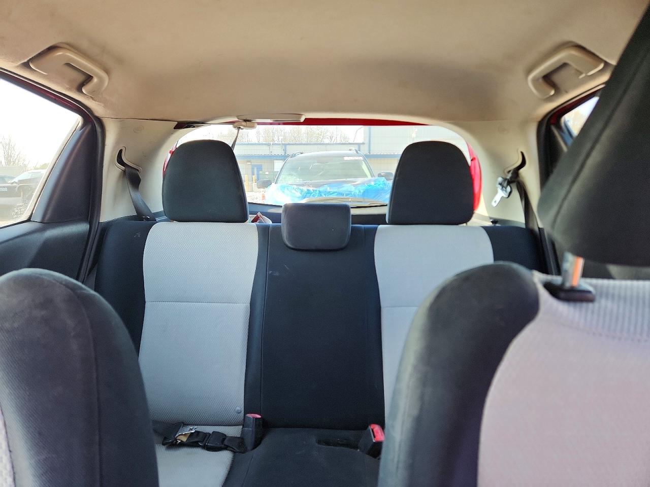 2012 TOYOTA YARIS 5-DOOR L photo 10