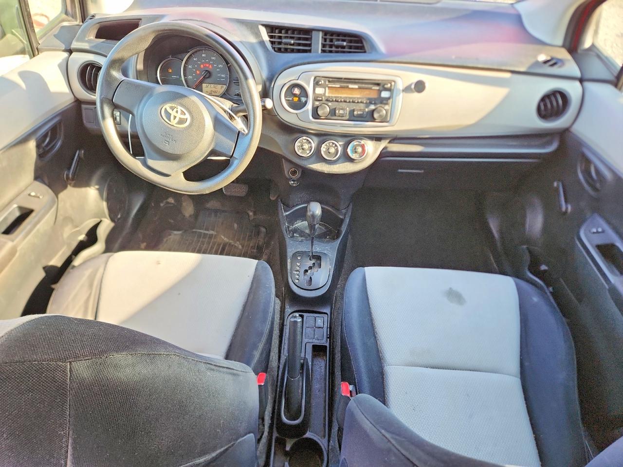 2012 TOYOTA YARIS 5-DOOR L photo 8