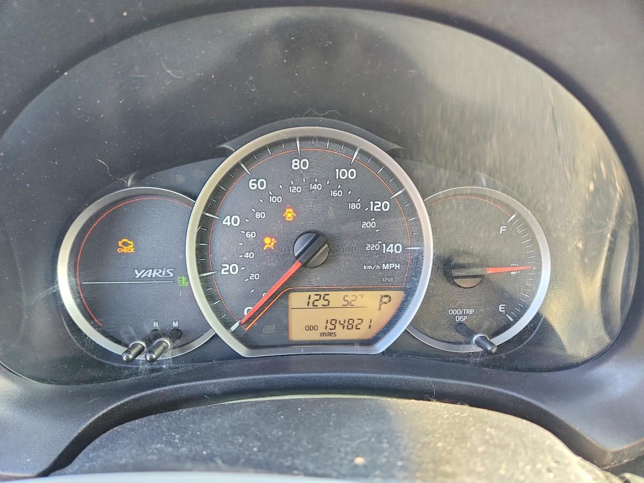 2012 TOYOTA YARIS 5-DOOR L photo 9