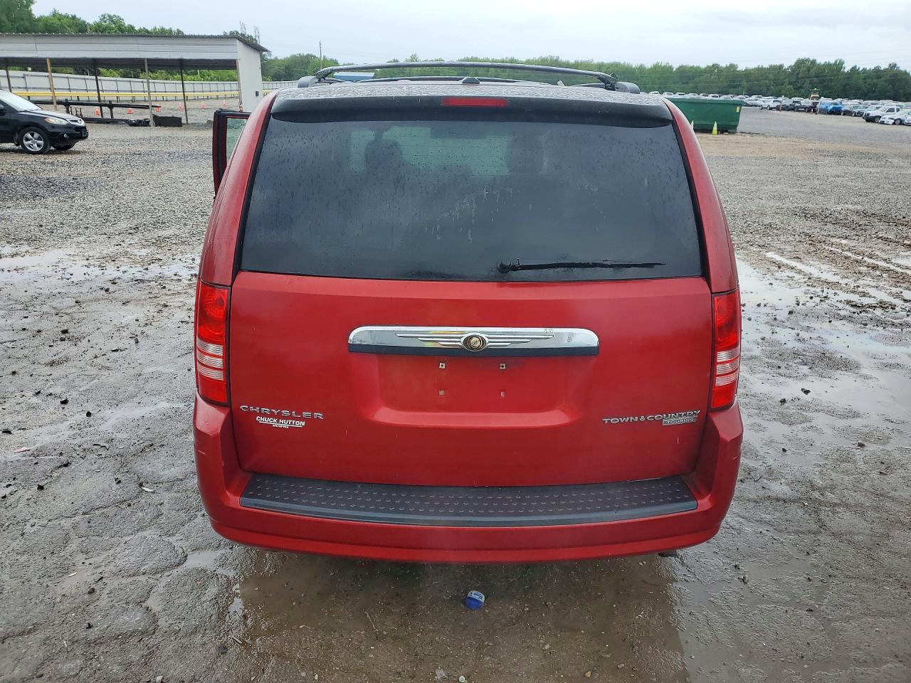 2010 CHRYSLER TOWN & COUNTRY TOURING photo 11