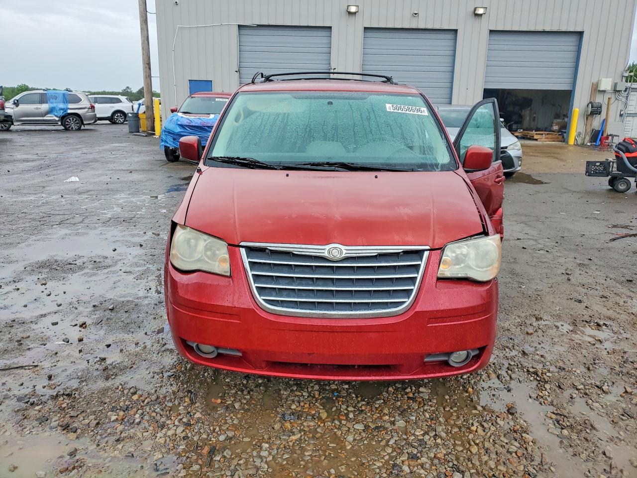 2010 CHRYSLER TOWN & COUNTRY TOURING photo 9