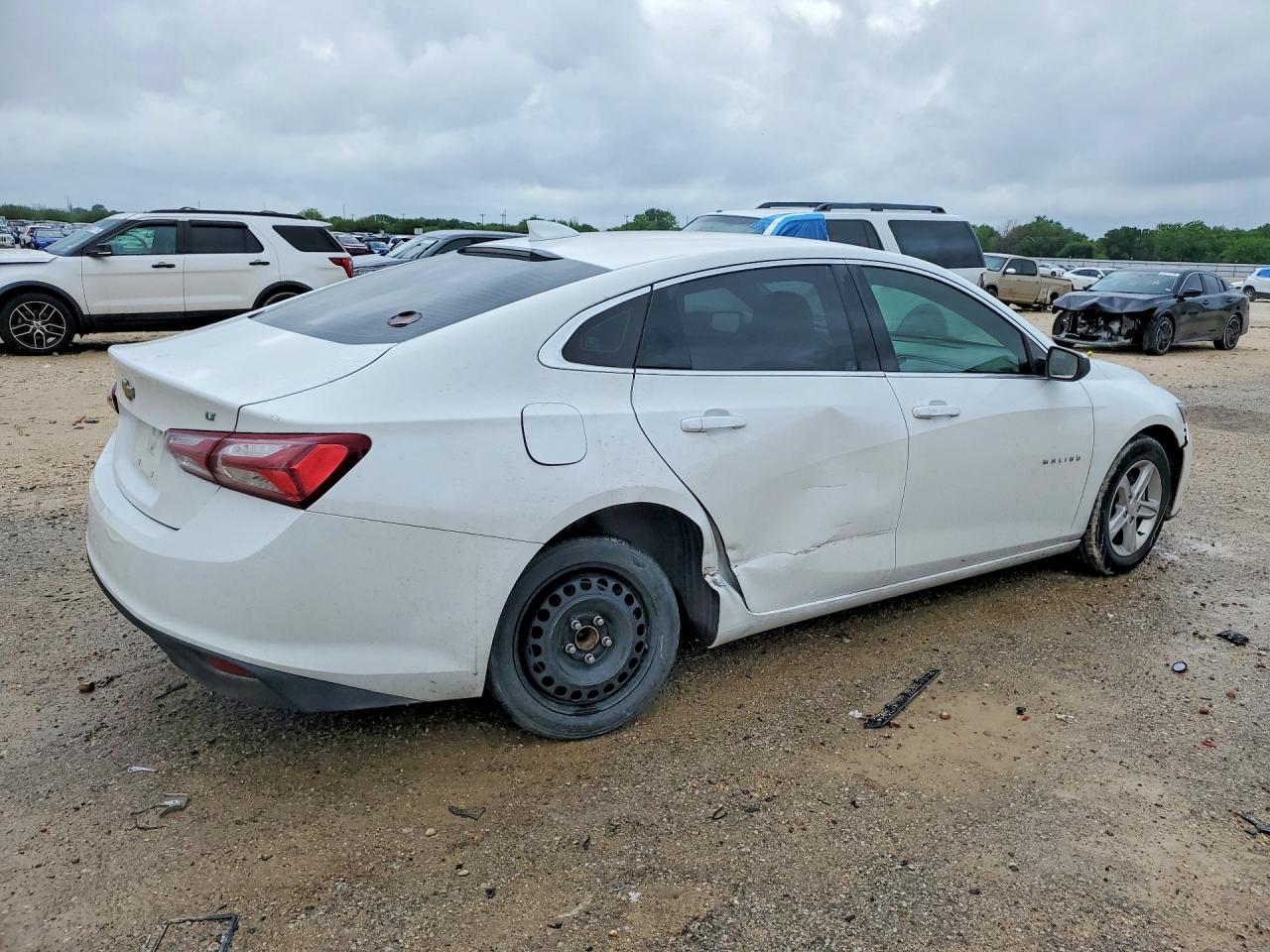 2022 CHEVROLET MALIBU LT photo 5