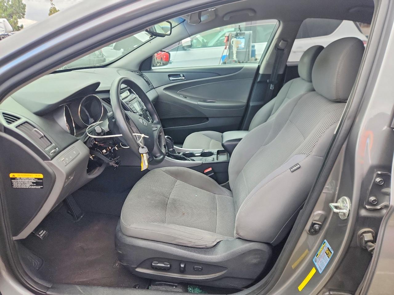 2013 HYUNDAI SONATA GLS photo 13