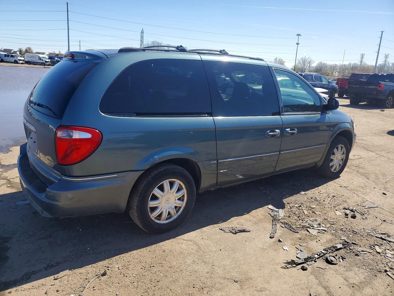 2006 CHRYSLER TOWN & COUNTRY TOURING photo 5