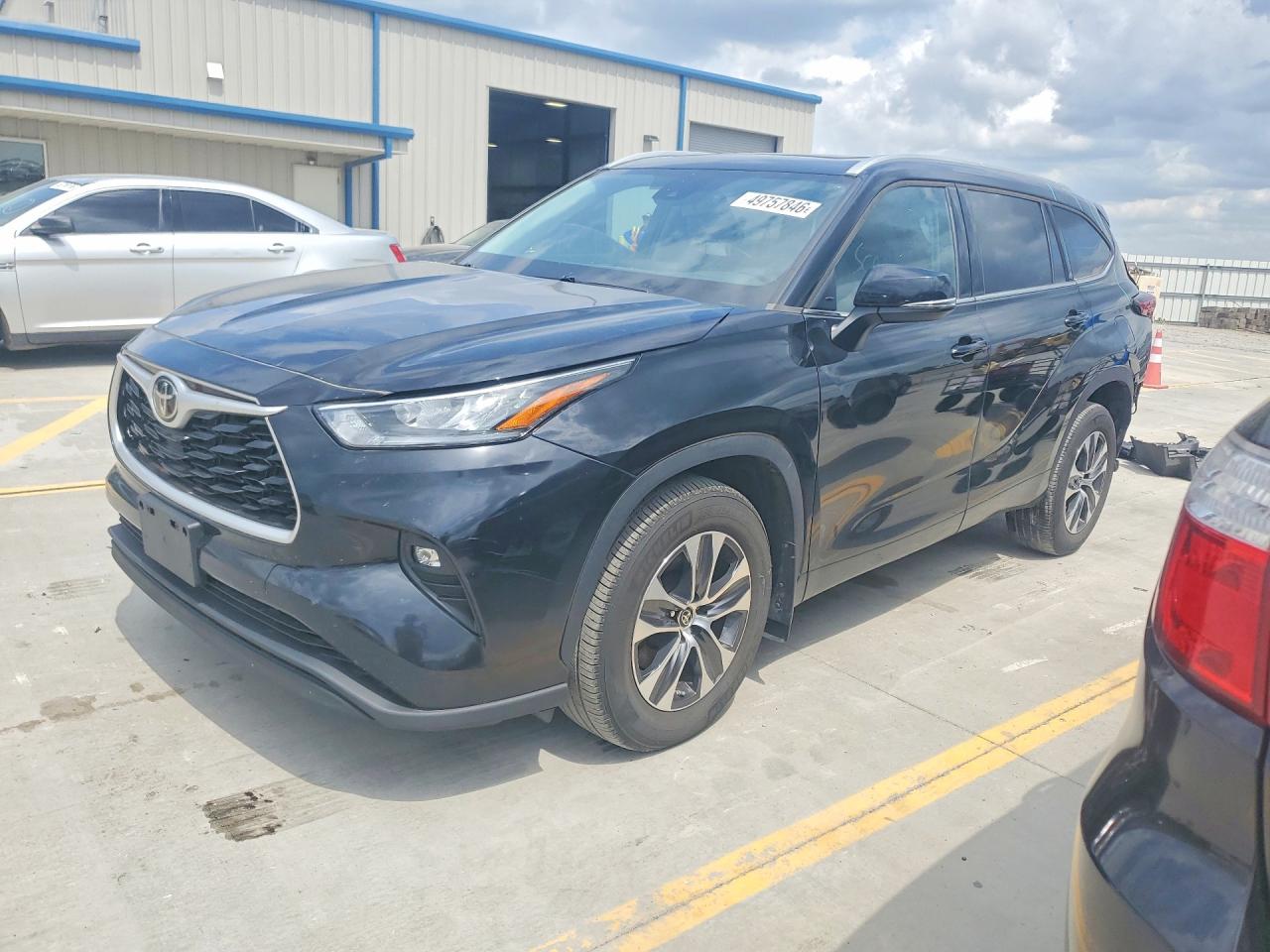 2022 TOYOTA HIGHLANDER