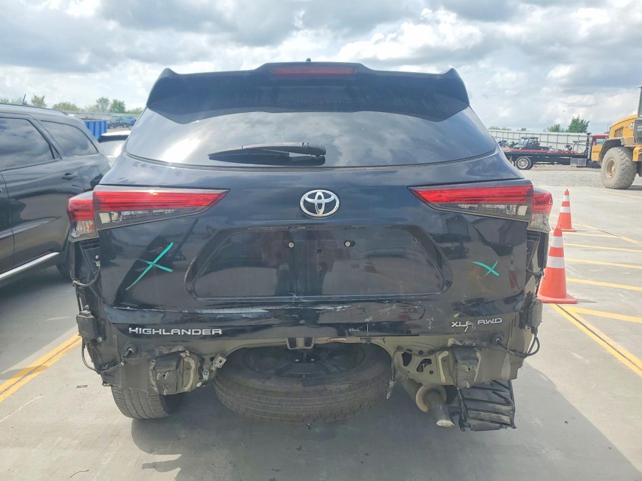 2022 TOYT HIGHLANDER photo 6