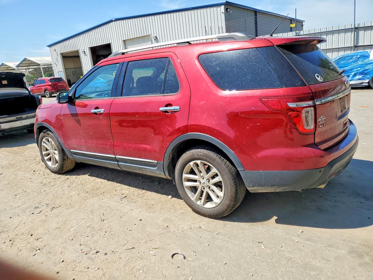 2015 FORD EXPLORER XLT photo 3
