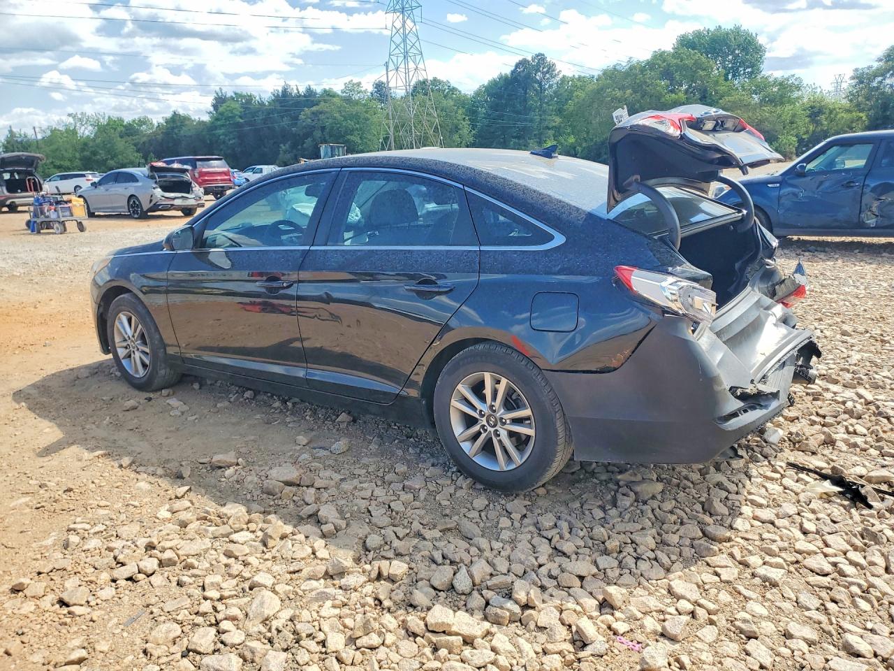2017 HYUNDAI SONATA SE photo 2