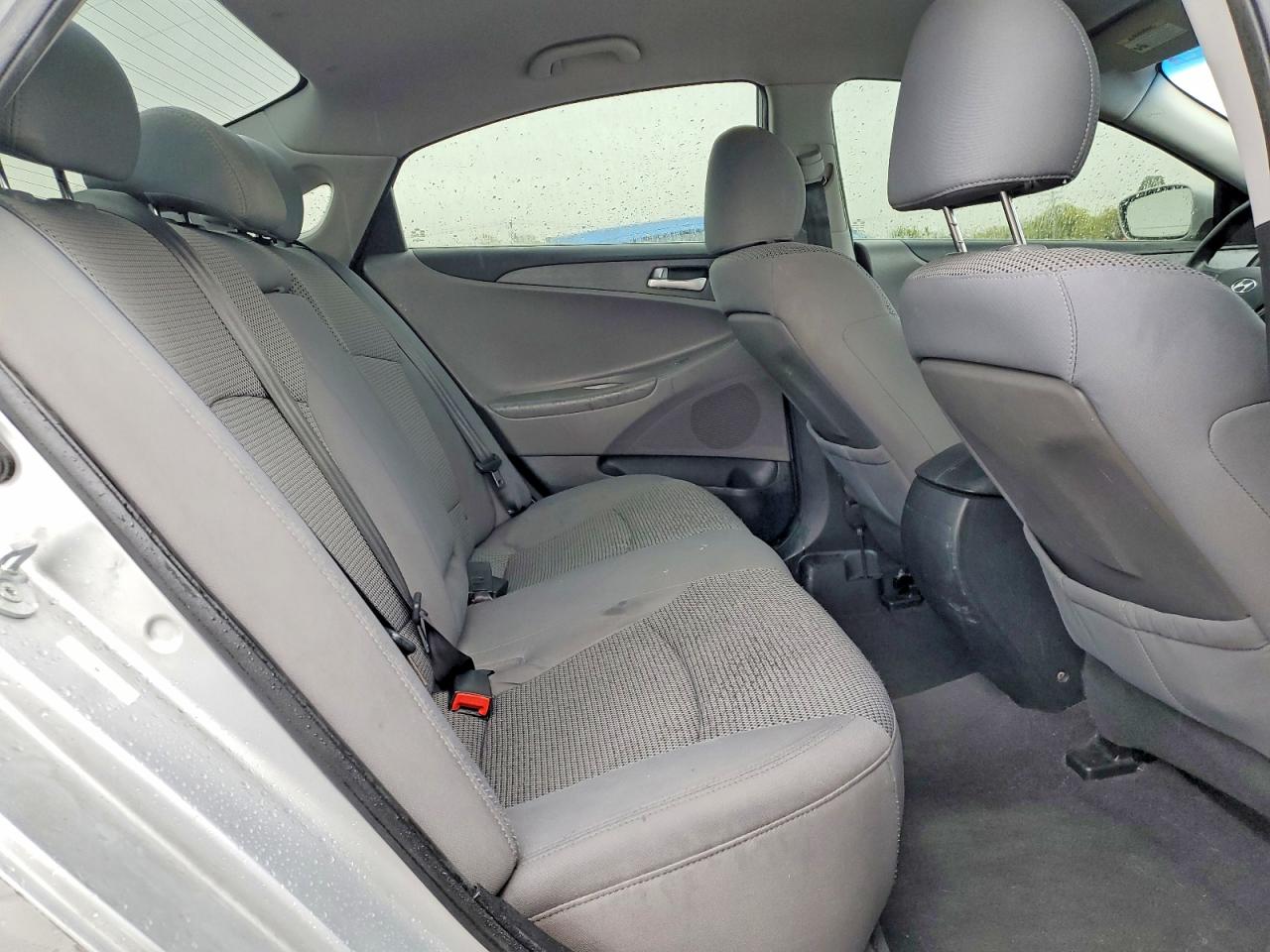 2011 HYUNDAI SONATA GLS photo 26