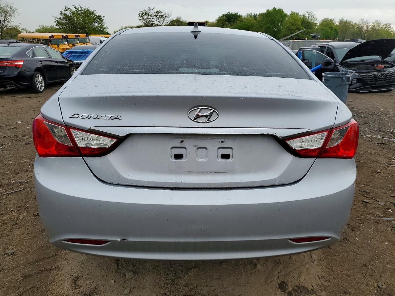 2011 HYUNDAI SONATA GLS photo 14