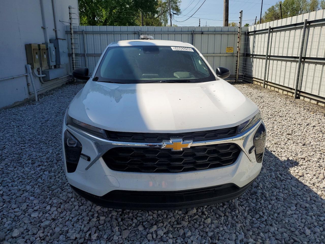 2025 CHEVROLET TRAX LS photo 9
