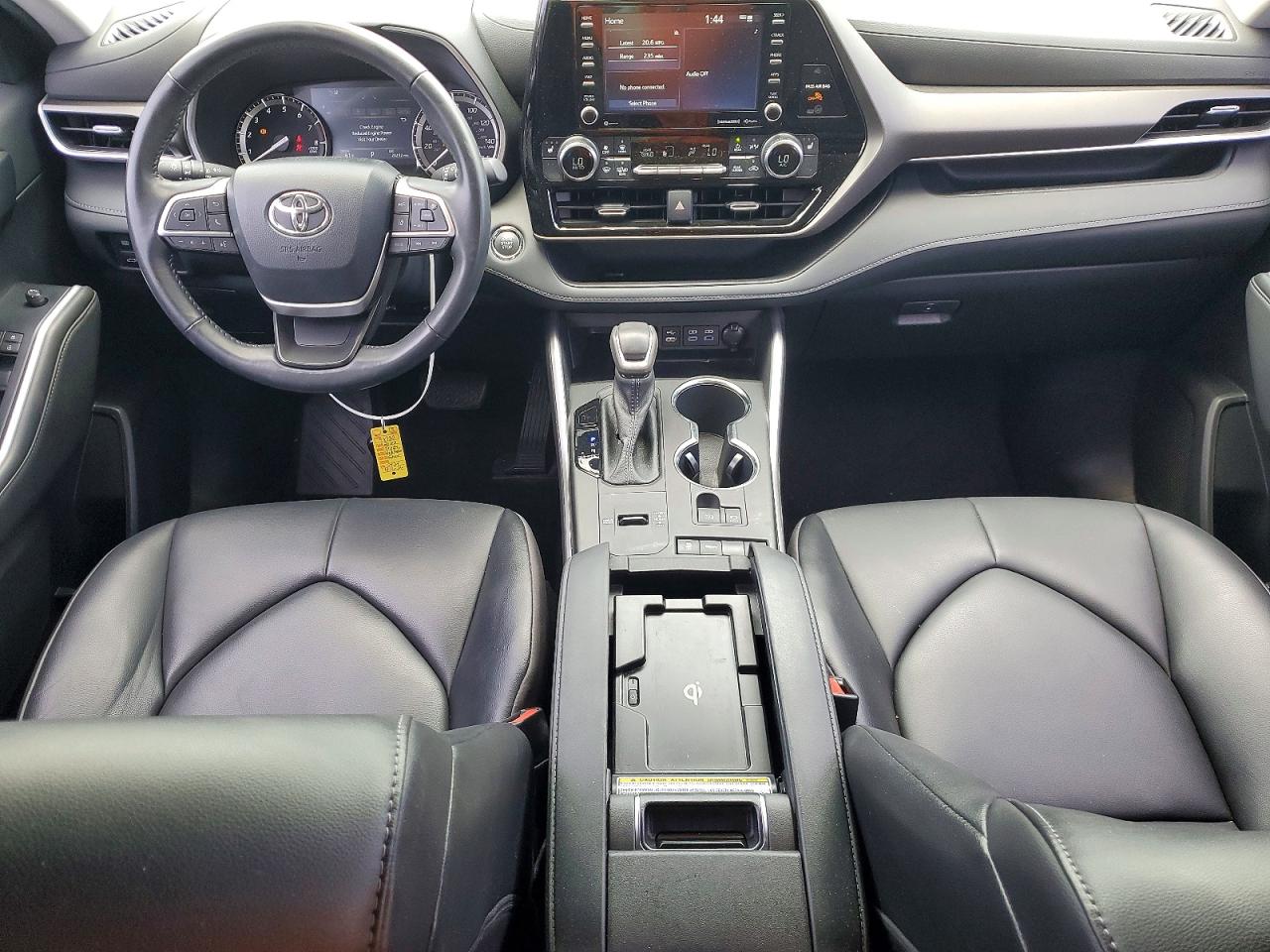 2022 TOYOTA HIGHLANDER XLE photo 22