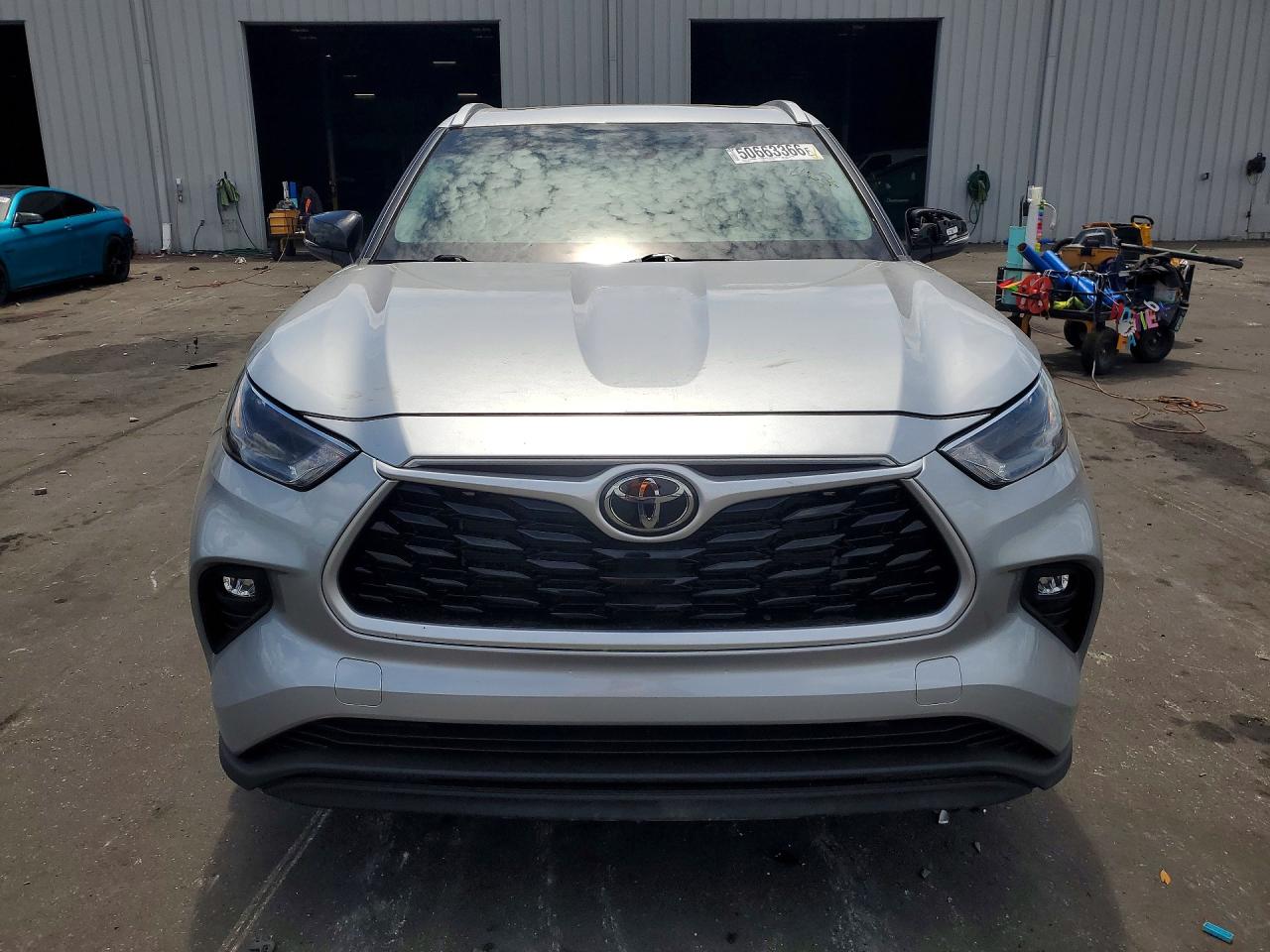 2022 TOYOTA HIGHLANDER XLE photo 13