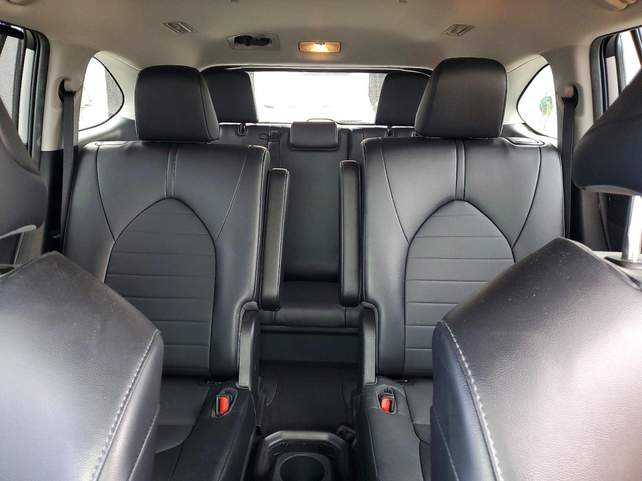 2022 TOYOTA HIGHLANDER XLE photo 28
