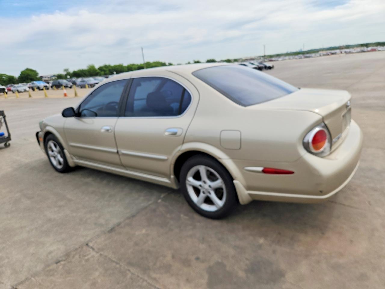 2003 NISSAN MAXIMA GXE photo 3