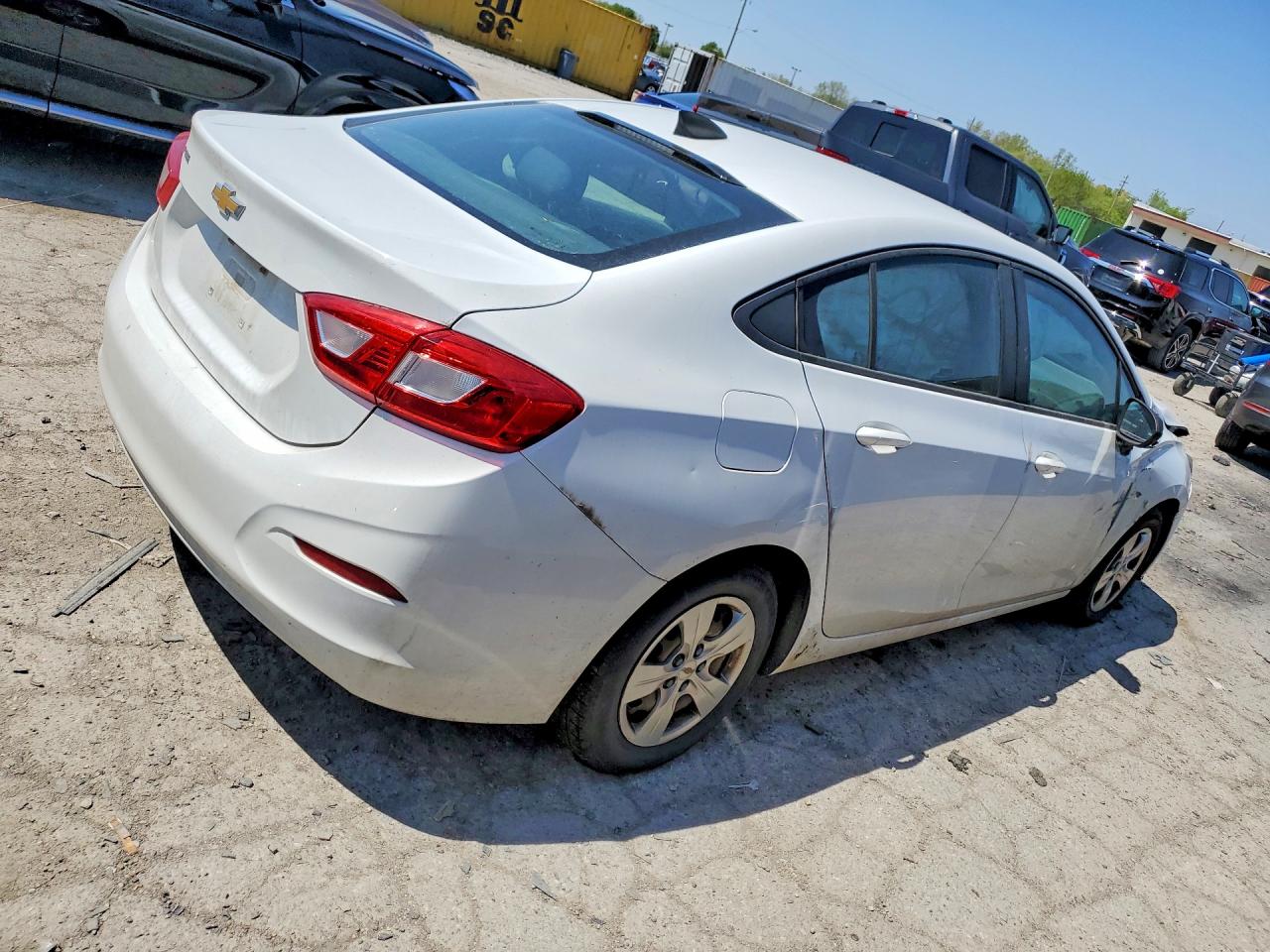 2017 CHEVROLET CRUZE LS photo 5