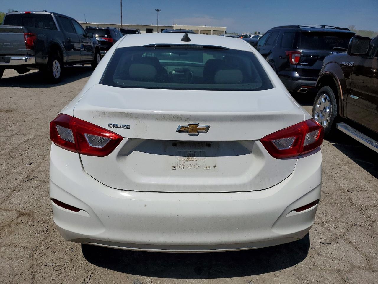 2017 CHEVROLET CRUZE LS photo 11