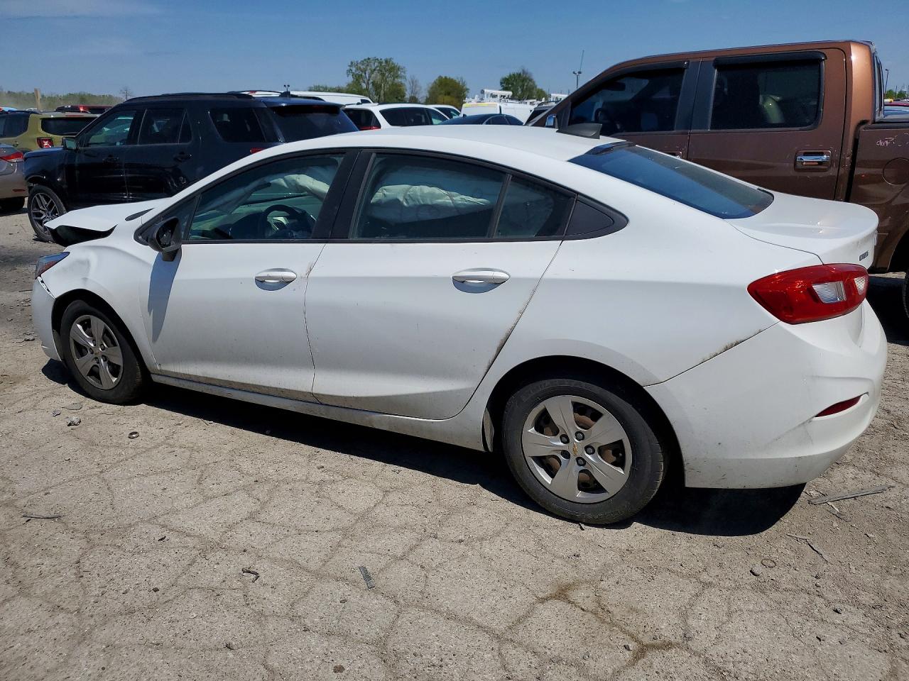 2017 CHEVROLET CRUZE LS photo 3