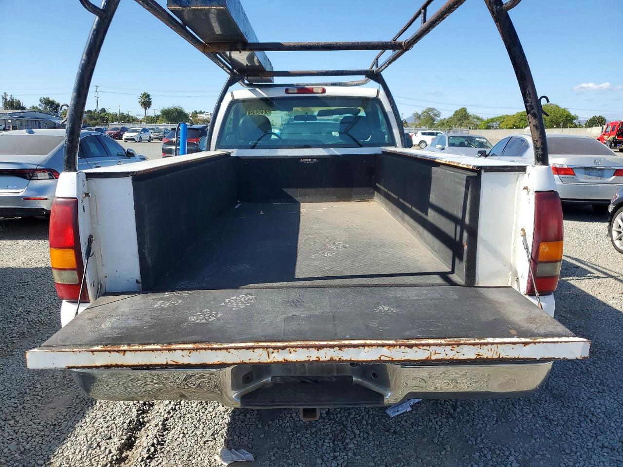 2001 GMC NEW SIERRA C2500 photo 28