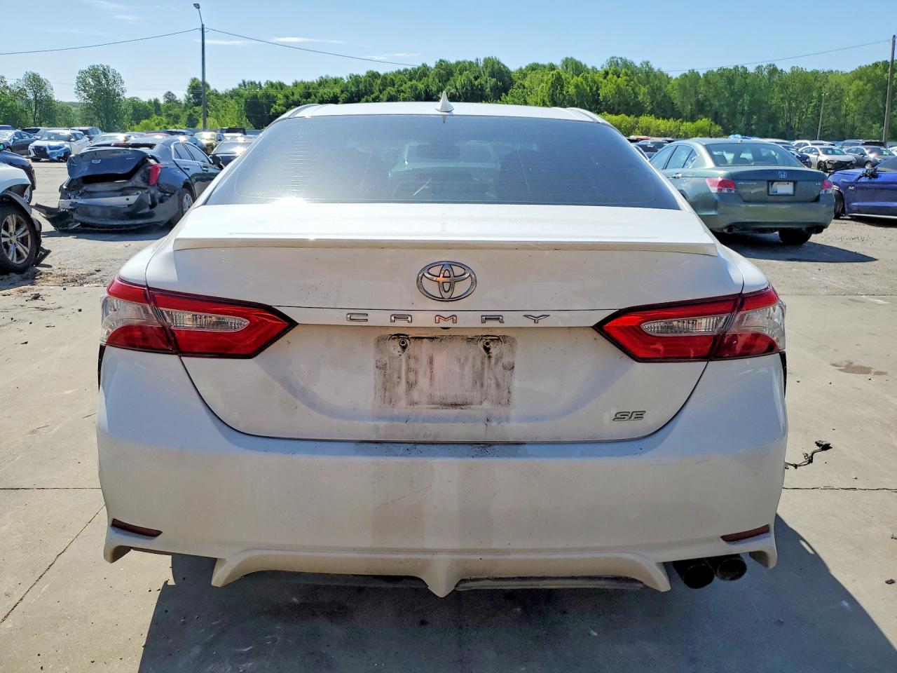 2019 TOYOTA CAMRY SE photo 11