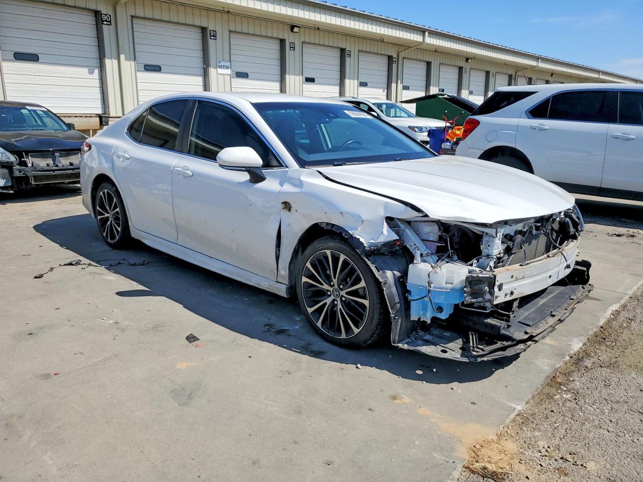 2019 TOYOTA CAMRY SE photo 7