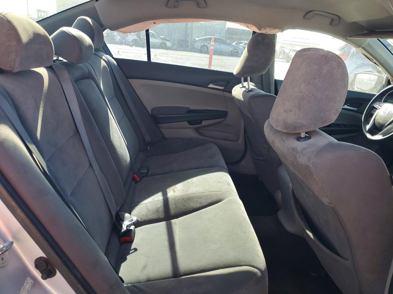 2010 HONDA ACCORD LXP photo 19