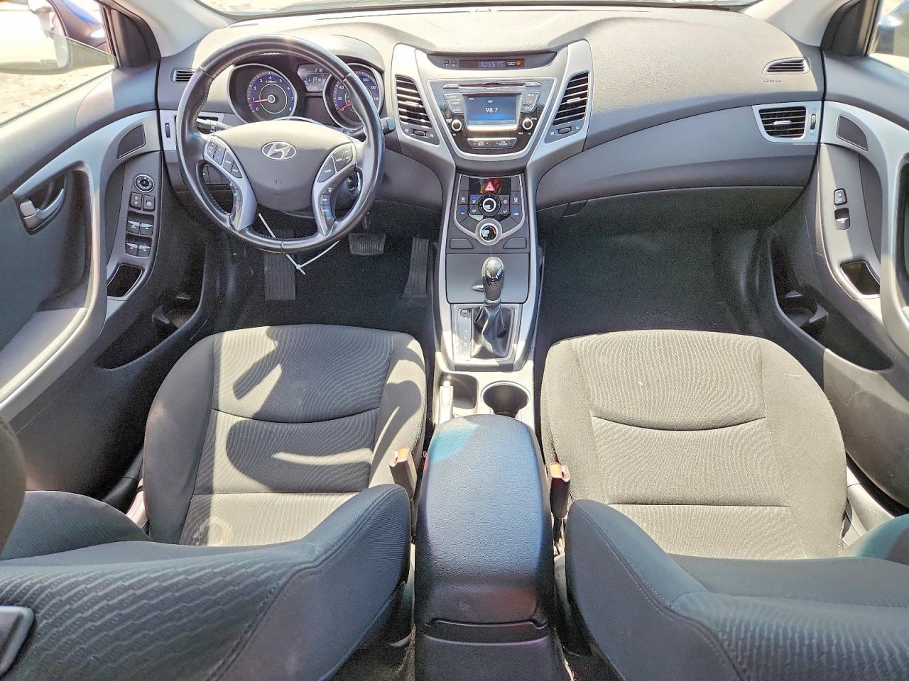2015 HYUNDAI ELANTRA SE photo 22