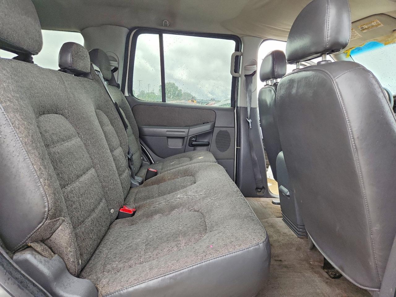 2004 FORD EXPLORER XLS photo 31