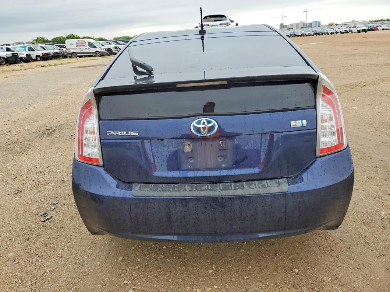 2013 TOYOTA PRIUS FOUR photo 16