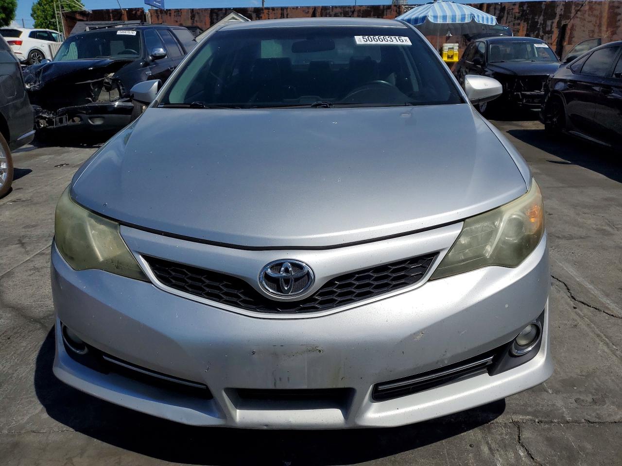 2012 TOYOTA CAMRY SE photo 5