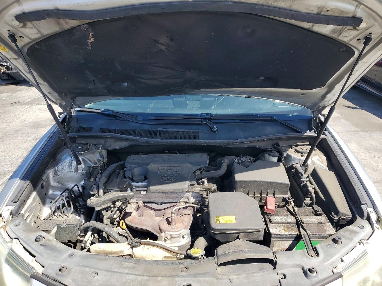 2012 TOYOTA CAMRY SE photo 11