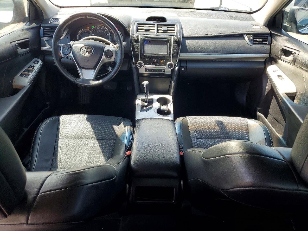 2012 TOYOTA CAMRY SE photo 8