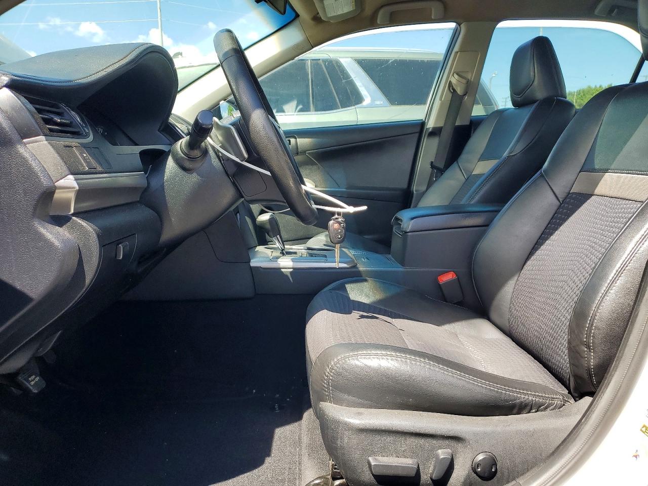 2012 TOYOTA CAMRY SE photo 7
