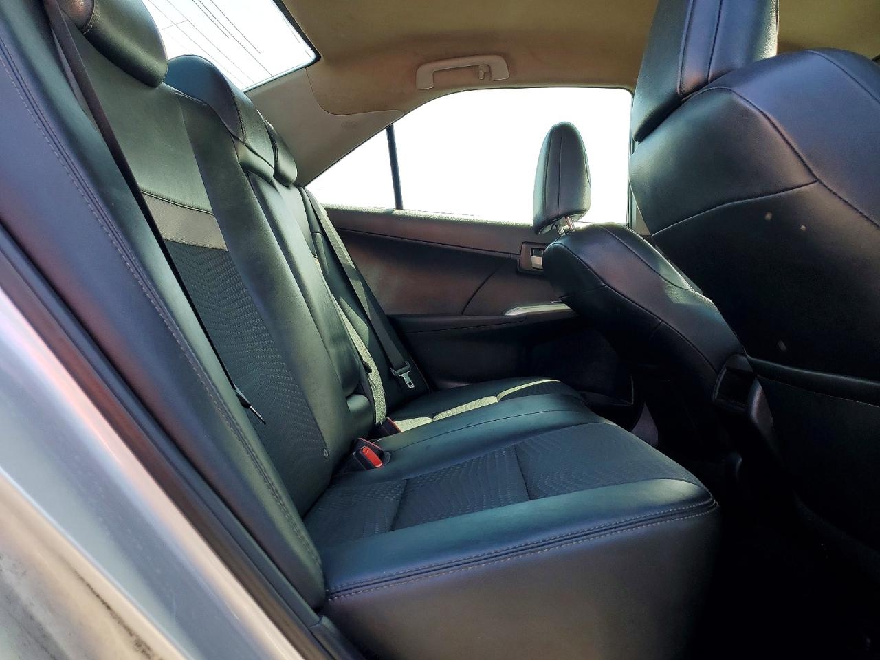 2012 TOYOTA CAMRY SE photo 10