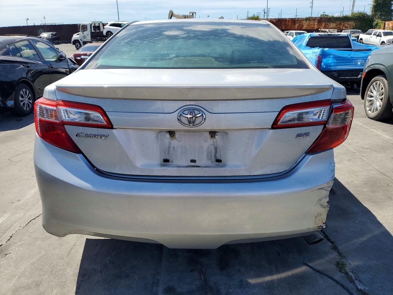 2012 TOYOTA CAMRY SE photo 6