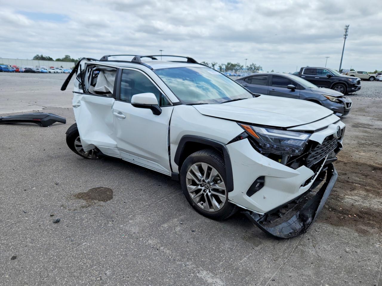 2025 TOYOTA RAV4 XLE PREMIUM photo 7