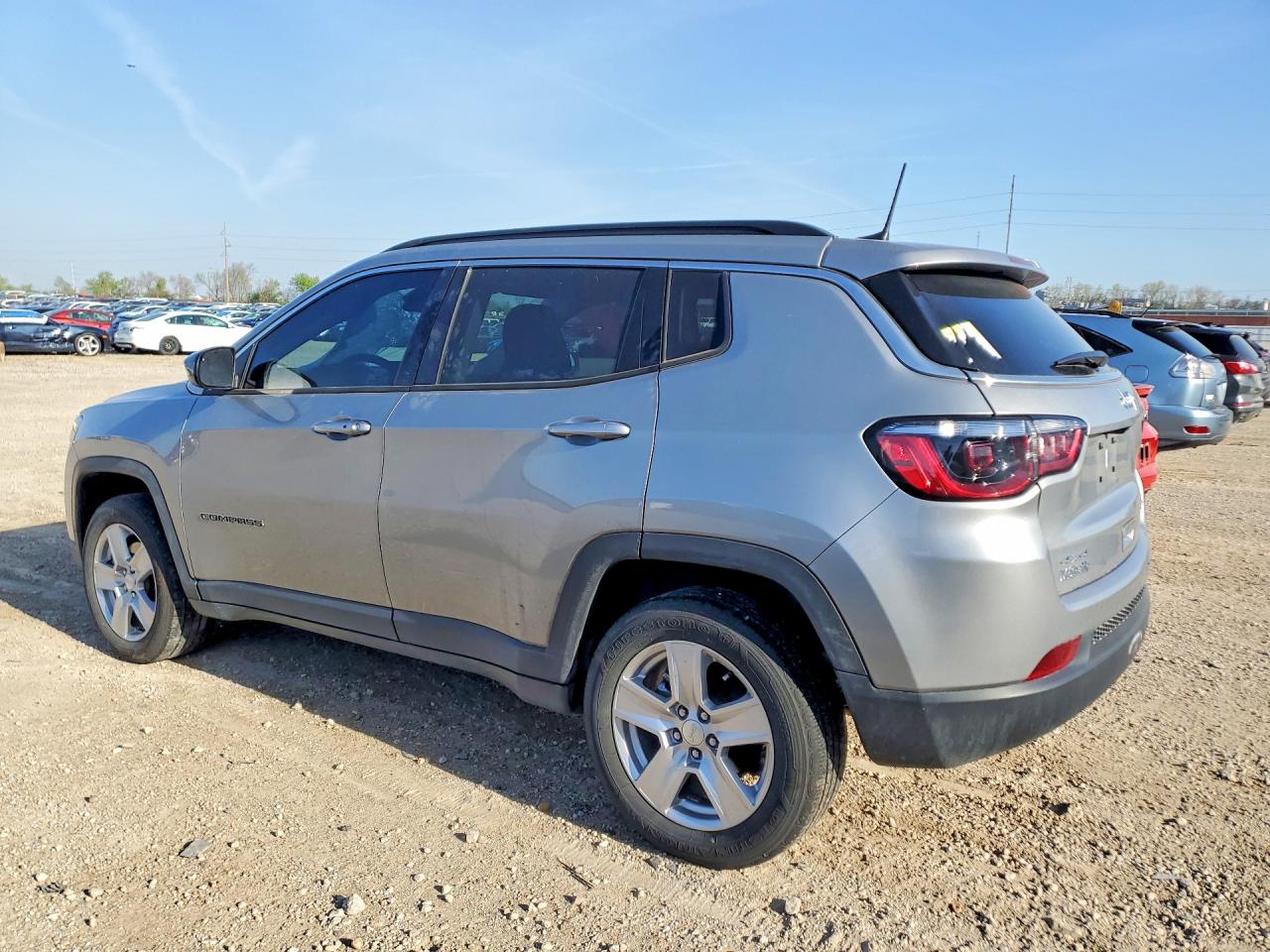 2022 JEEP COMPASS LATITUDE photo 3