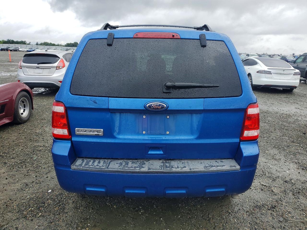 2011 FORD ESCAPE XLT photo 16