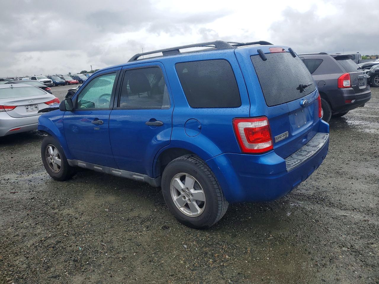 2011 FORD ESCAPE XLT photo 4
