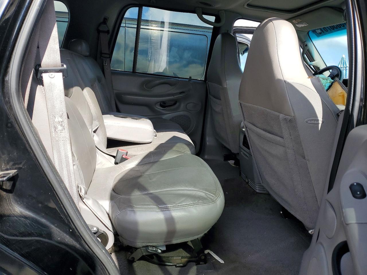 2002 FORD EXPEDITION XLT photo 31