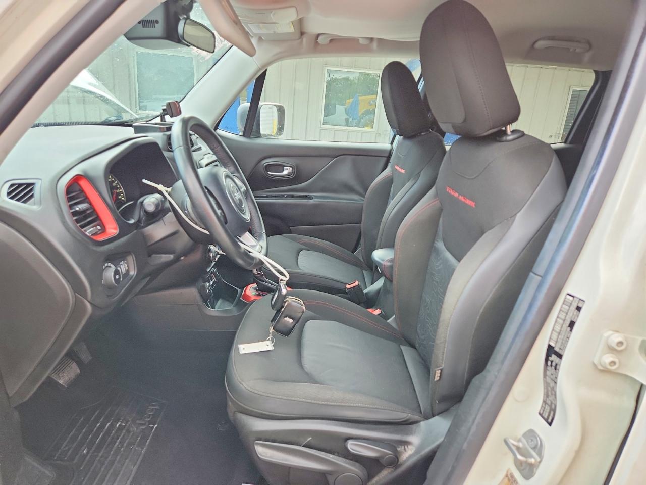2017 JEEP RENEGADE TRAILHAWK photo 13