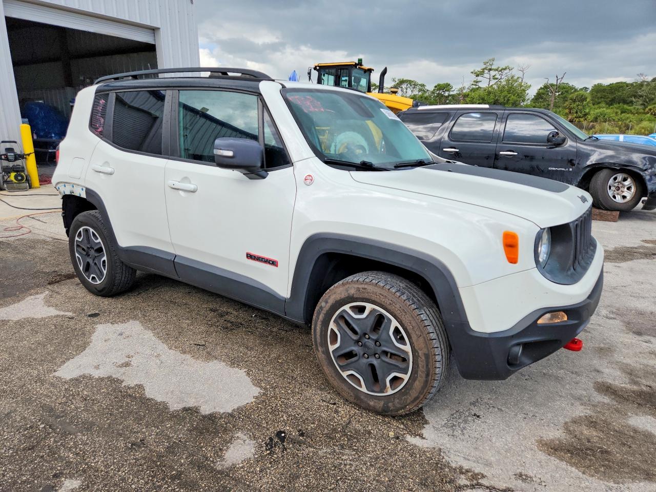 2017 JEEP RENEGADE TRAILHAWK photo 7