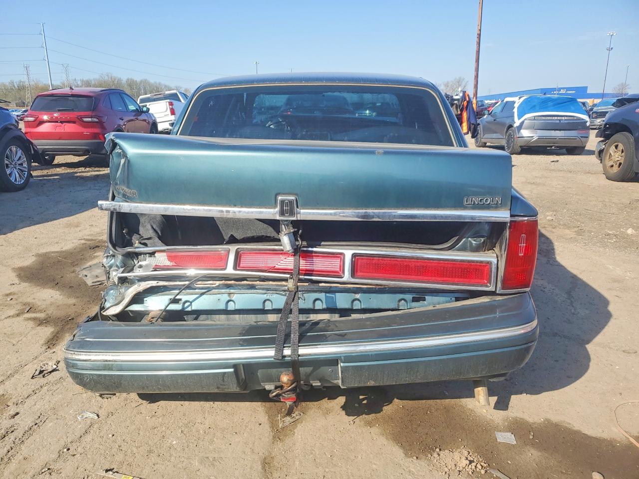 1996 LINCOLN TOWN CAR EXECUTIVE photo 11