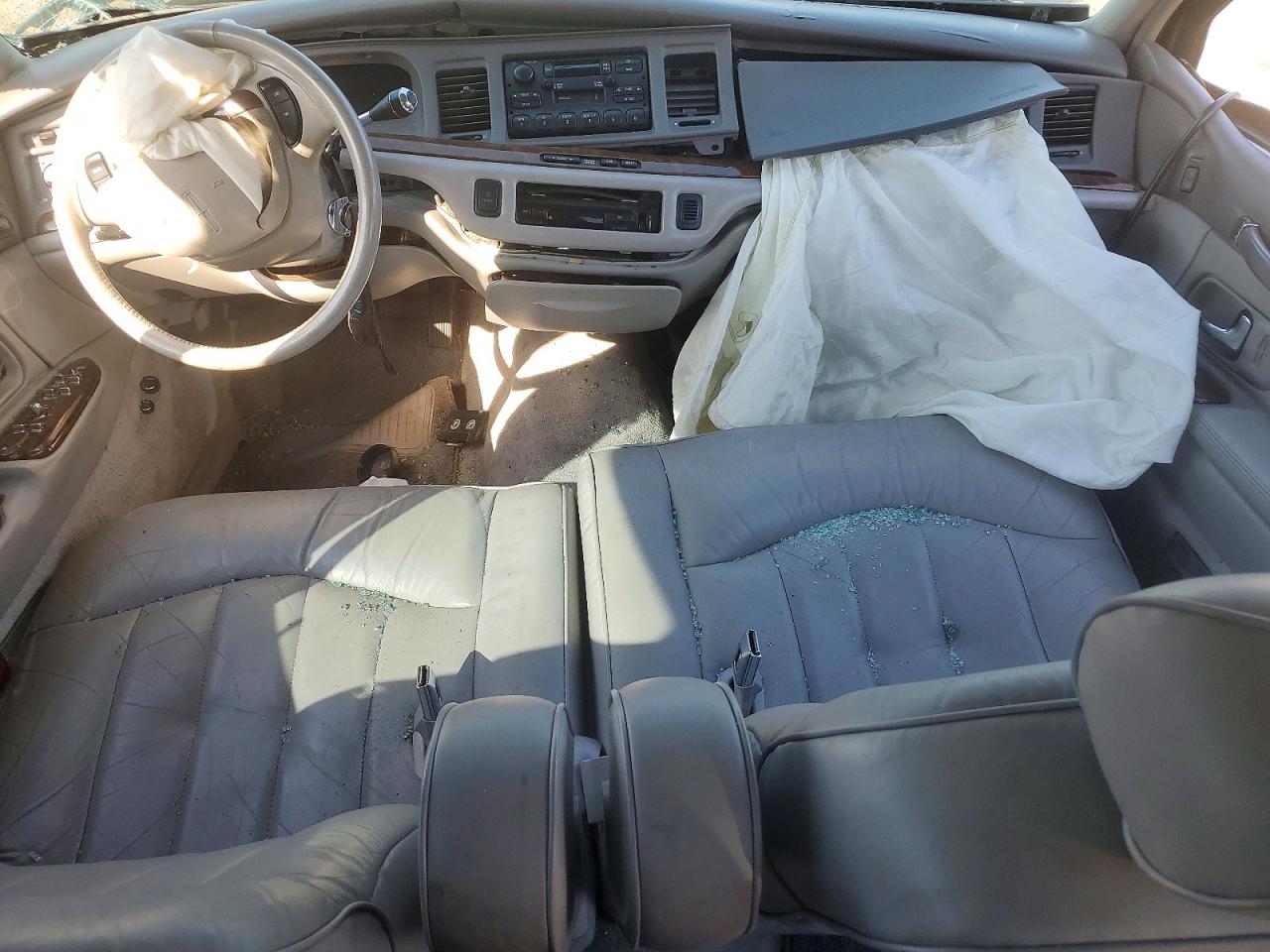 1996 LINCOLN TOWN CAR EXECUTIVE photo 15